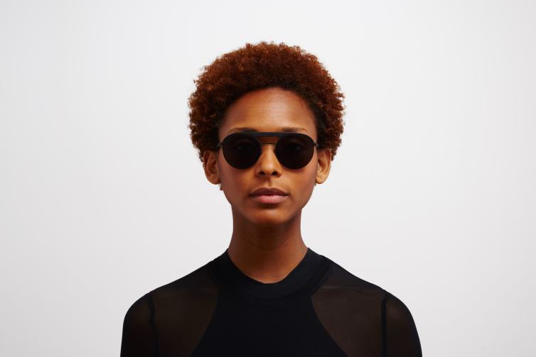 MYKITA ml01 Leica-Sonnenbrille Rahmen: mh6 pitch black/schwarz | Linse: Leica schwarz polarisiert J6D2259