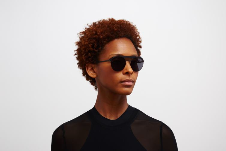 MYKITA ml01 Leica-Sonnenbrille Rahmen: mh6 pitch black/schwarz | Linse: Leica schwarz polarisiert J6D2259