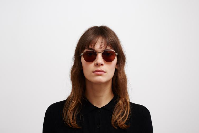 MYKITA ml04 Leica-Sonnenbrille Rahmen: glänzendes Silber/Titangrau|Linse: Leica Amber Solid J6D2270