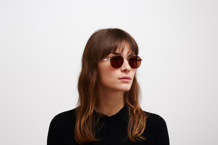 MYKITA ml04 Leica-Sonnenbrille Rahmen: glänzendes Silber/Titangrau|Linse: Leica Amber Solid J6D2270