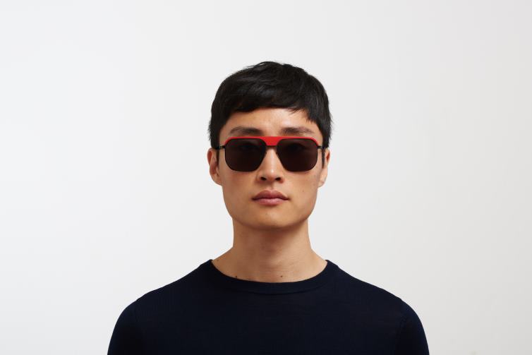 MYKITA ml06 Leica-Sonnenbrille Rahmen: MH55 Leica Rot/Schwarz | Linse: Leica Black Solid J6D2280
