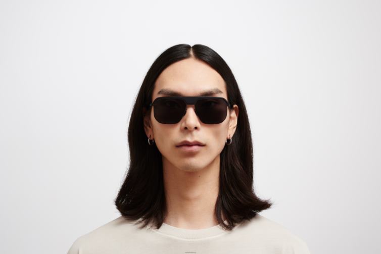 MYKITA ml06 Leica-Sonnenbrille Rahmen: mh6 pitch black/schwarz | Linse: Leica schwarz polarisiert J6D2278