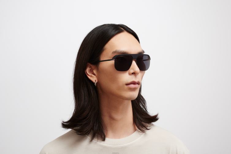 MYKITA ml06 Leica-Sonnenbrille Rahmen: mh6 pitch black/schwarz | Linse: Leica schwarz polarisiert J6D2278