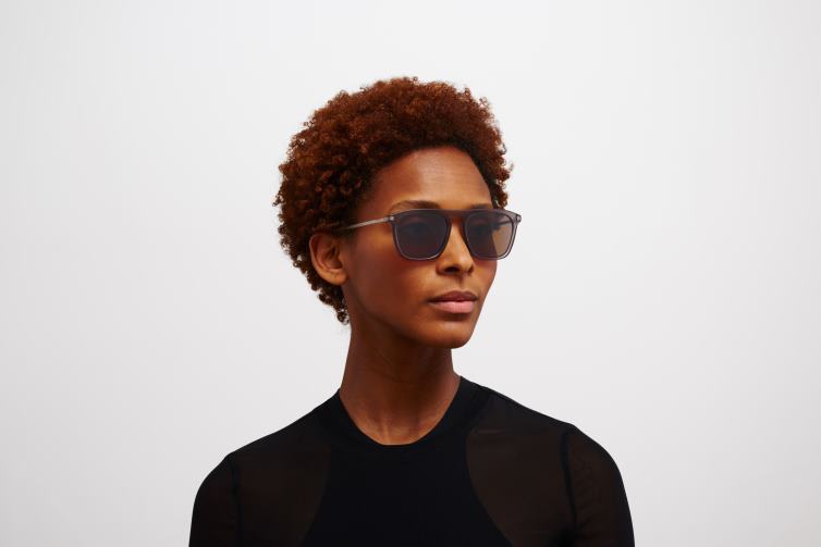 MYKITA Kallio Lite-Sonnenbrille Rahmen: C100 Mattrauch/Mattsilber|Gläser: Polarisiertes Pro-Hicon-Braun J6D22121