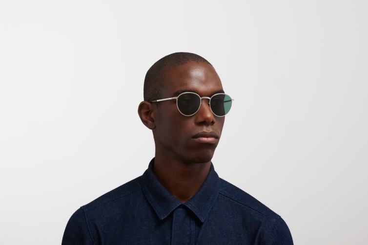 MYKITA Kasimir Lite-Sonnenbrille Rahmen: glänzendes Silber | Gläser: dunkelgrün, einfarbig J6D22180