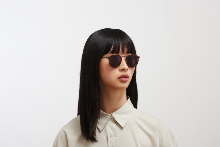MYKITA Paulson Lite-Sonnenbrille Rahmen: A47 Mocca/Zansibar | Gläser: braun massiv J6D22214