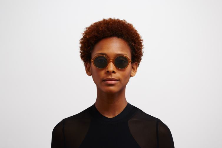 MYKITA esbo Lite-Sonnenbrille Rahmen: c99 braun dunkelbraun/glänzend go|Linse: polarisiert pro grün 15 J6D22177