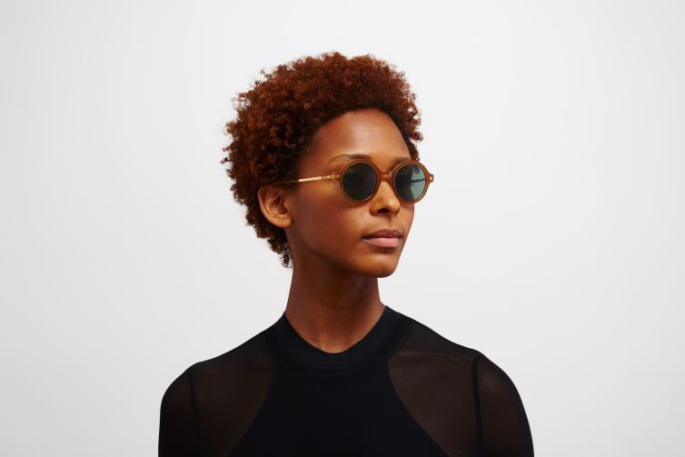 MYKITA esbo Lite-Sonnenbrille Rahmen: c99 braun dunkelbraun/glänzend go|Linse: polarisiert pro grün 15 J6D22177