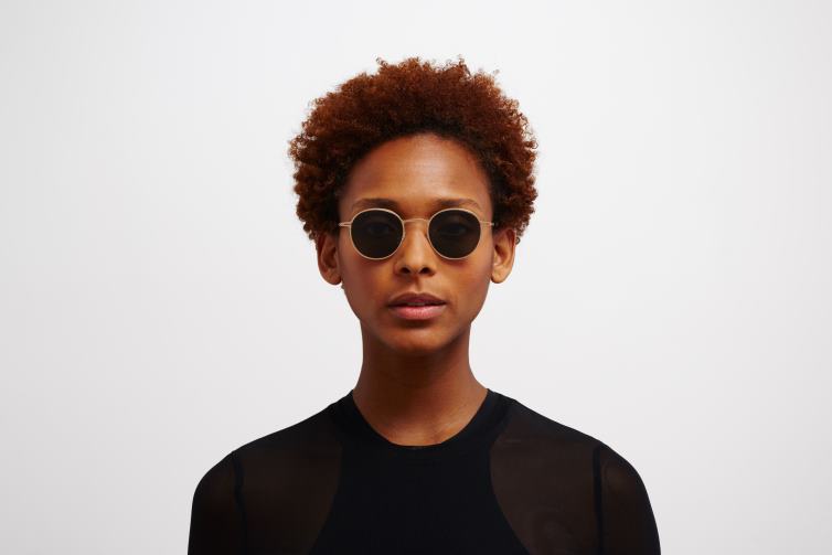 MYKITA nis Lite-Sonnenbrille Rahmen: Champagnergold|Gläser: Dunkelgrau massiv J6D22207