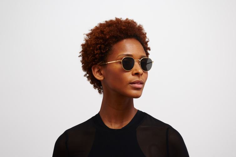 MYKITA talvi Lite-Sonnenbrille Rahmen: glänzendes Gold | Gläser: dunkelgrau massiv J6D22217