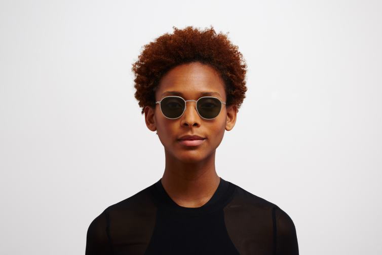 MYKITA talvi Lite-Sonnenbrille Rahmen: glänzendes Silber | Gläser: dunkelgrün, einfarbig J6D22219