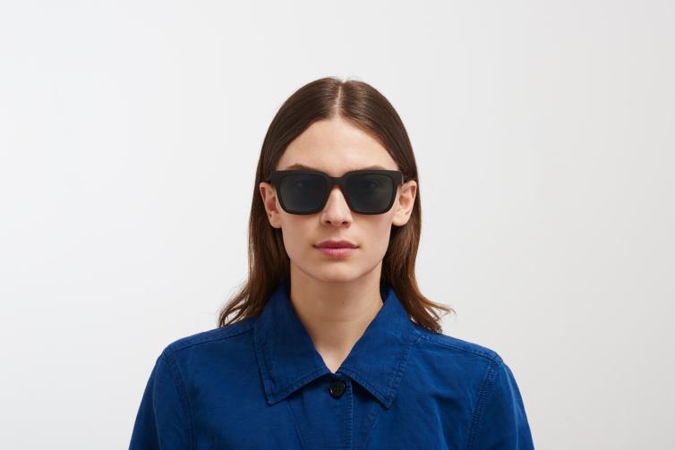 MYKITA Dämmerung Mylon-Sonnenbrille Rahmen: MD22 Ebenholzbraun | Gläser: polarisiertes Pro Ocean Blue J6D22140