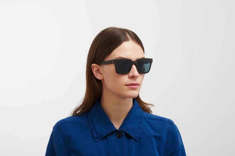 MYKITA Dämmerung Mylon-Sonnenbrille Rahmen: MD22 Ebenholzbraun | Gläser: polarisiertes Pro Ocean Blue J6D22140