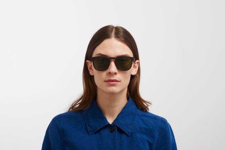 MYKITA Liebes Mylon-Sonnenbrille Rahmen: MD22 Ebenholzbraun | Gläser: grün massiv J6D22147