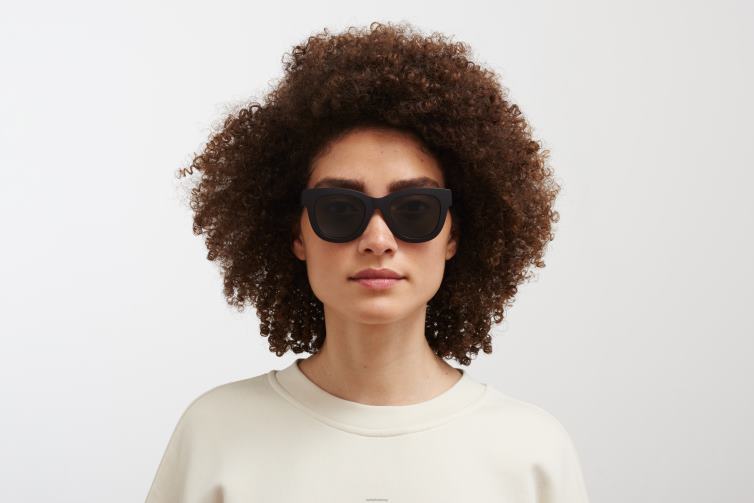 MYKITA Tau Mylon-Sonnenbrille Rahmen: MD1 Pechschwarz | Gläser: dunkelgrau einfarbig J6D22138