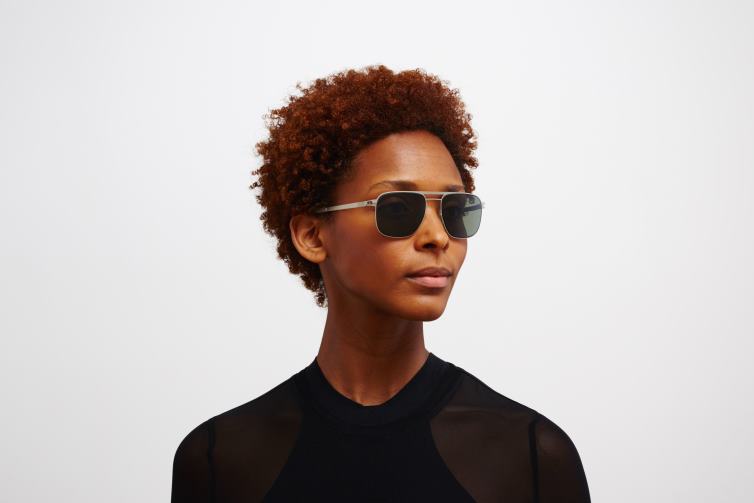 MYKITA Eli Nr. 1 Sonnenbrille Rahmen: mattsilber/schwarz|Gläser: polarisiert pro grün J6D2217