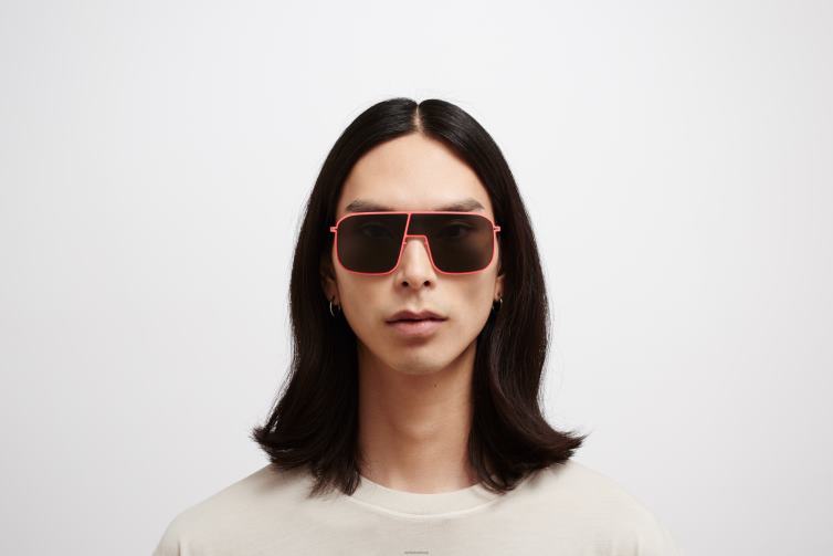 MYKITA studio12.2 Studio-Sonnenbrille Rahmen: Neonrot | Gläser: dunkelgrauer Vollschirm J6D2238