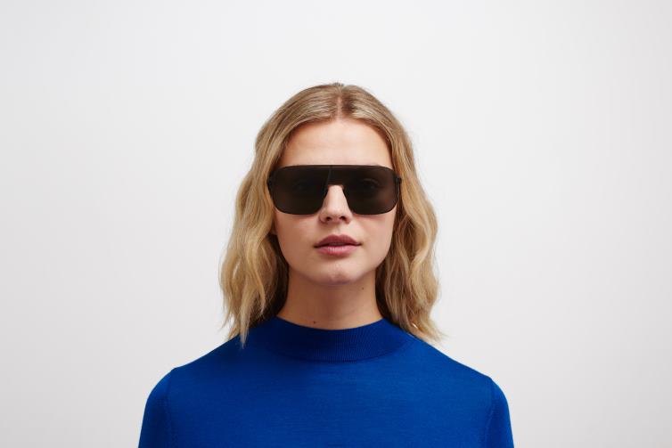 MYKITA studio12.2 Studio-Sonnenbrille Rahmen: schwarz | Gläser: dunkelgrau einfarbig J6D2239
