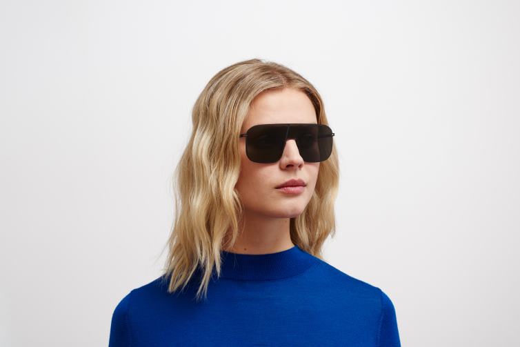 MYKITA studio12.2 Studio-Sonnenbrille Rahmen: schwarz | Gläser: dunkelgrau einfarbig J6D2239