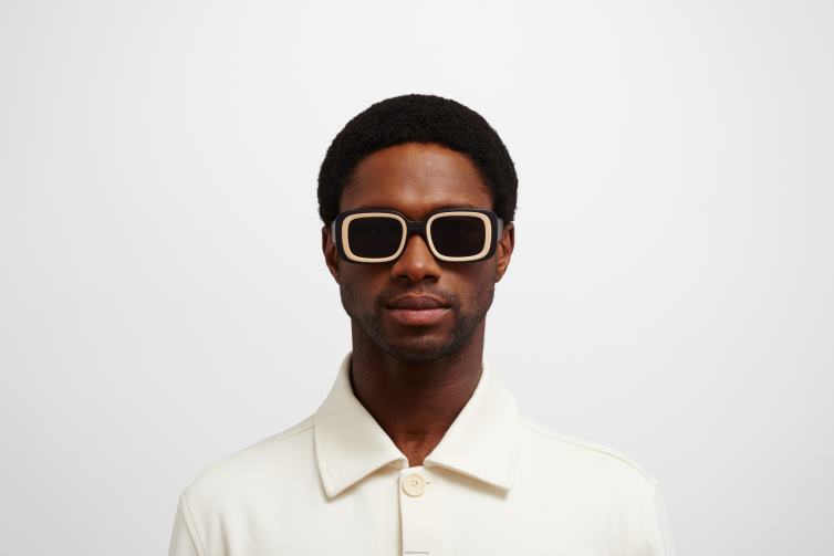 MYKITA studio13.1 Studio-Sonnenbrille Rahmen: MA2 Pitch Black/Sand | Gläser: Cool Grey Solid J6D22132