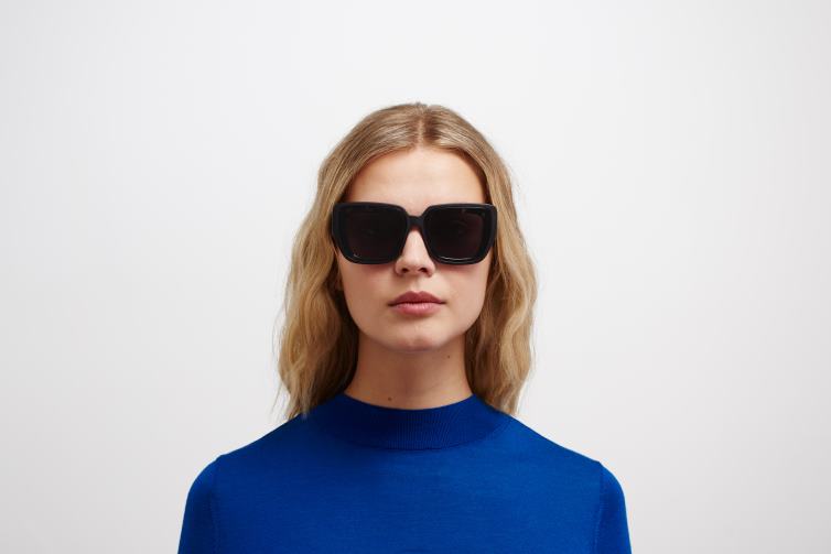 MYKITA studio13.2 Studio-Sonnenbrille Rahmen: MA1 Pitch Black/Black Havana | Gläser: Cool Grey Solid J6D22135