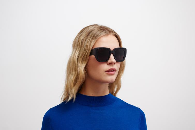 MYKITA studio13.2 Studio-Sonnenbrille Rahmen: MA1 Pitch Black/Black Havana | Gläser: Cool Grey Solid J6D22135